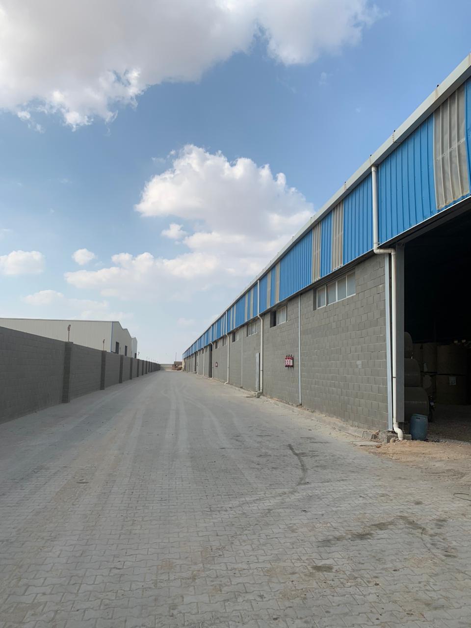 مصنع عصائر و مياه معدنية للبيع